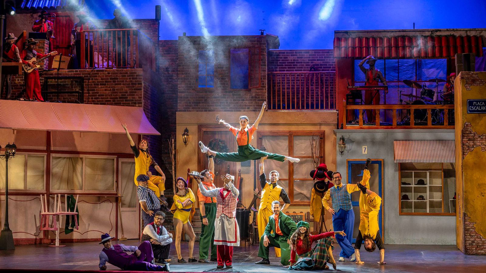 El circ és el protagonista al Teatre Principal de València amb l’espectacle ‘Un Nadal de circ a l’Escalante’