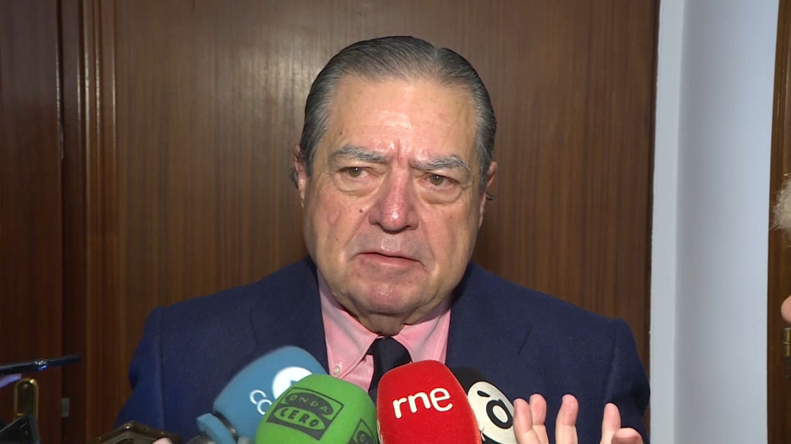 L'empresari Vicente Boluda atén els mitjans de comunicació aquest dijous