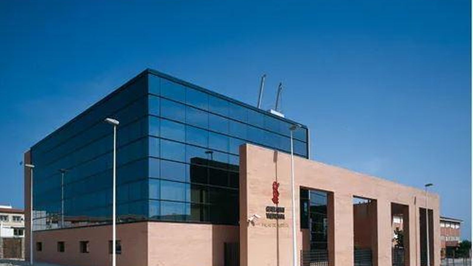 Façana dels jutjats de Montcada (arxiu)