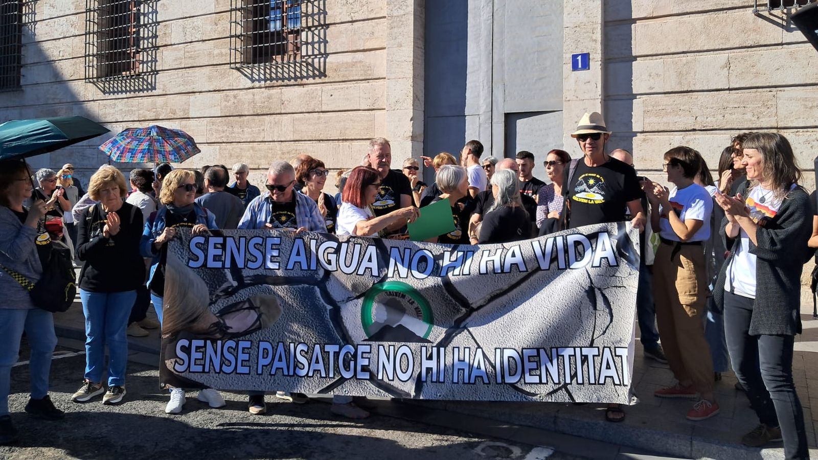 Manifestants de Salvem la Vall