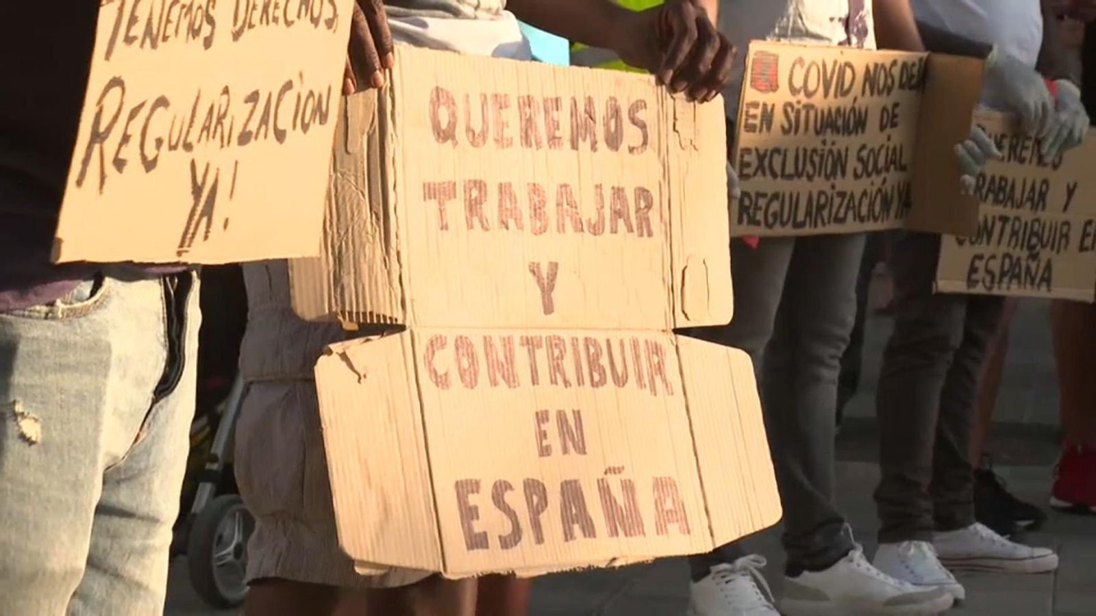 Amb lemes com 'regularització ja' o 'papers per a tots' han defés el dret de les persones migrants a accedir a la ciutadania