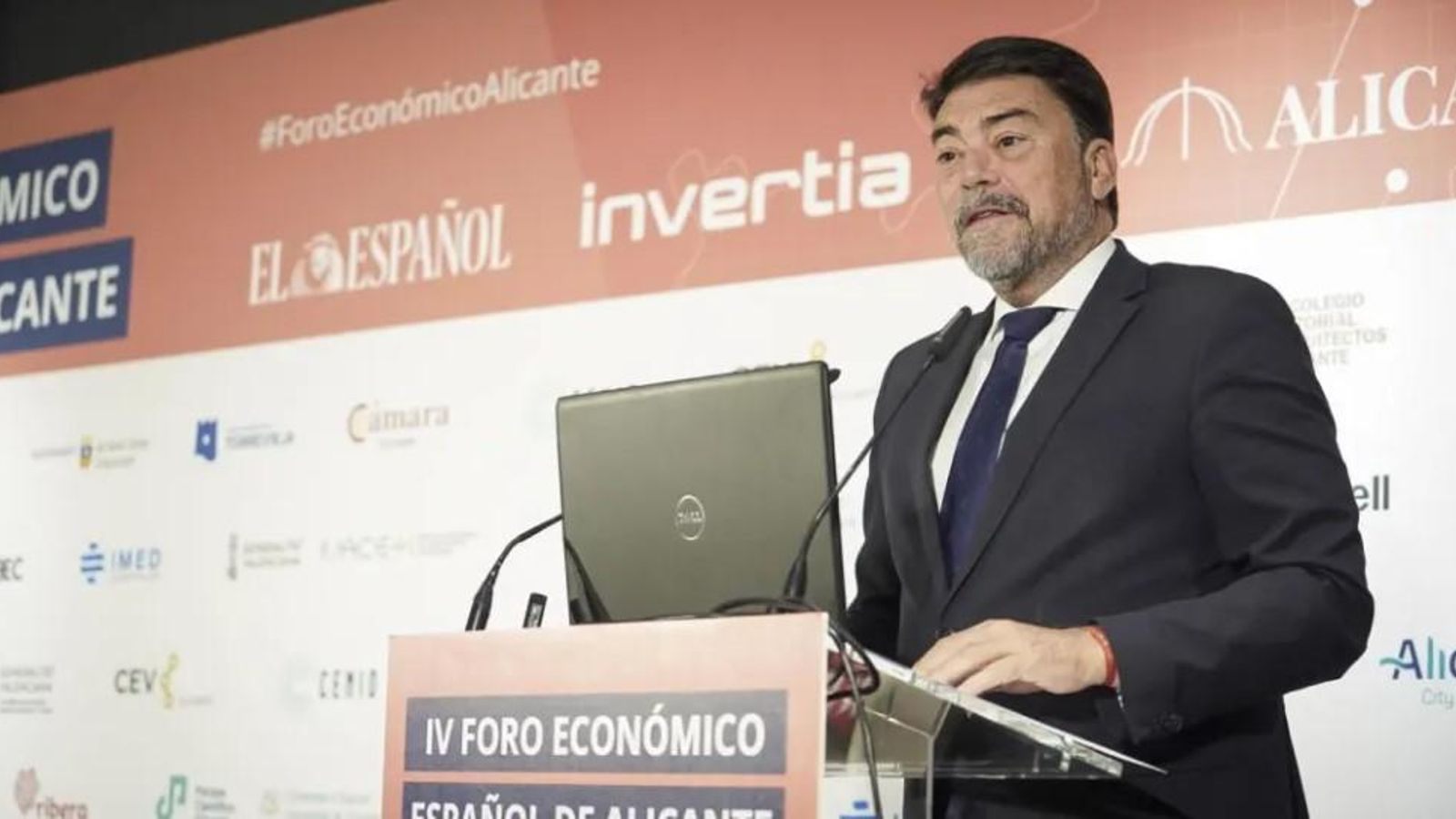 Luis Barcala, alcalde d'Alacant, durant la seua intervenció en l'obertura de l'IV Fòrum Econòmic de 'El Español' a Alacantt