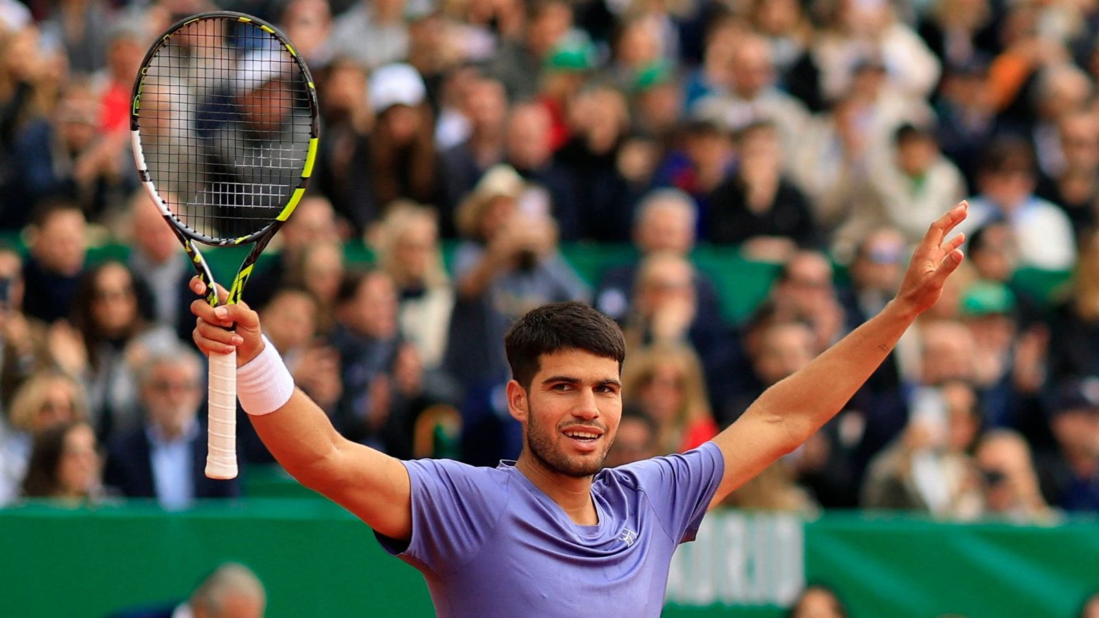 Carlos Alcaraz celebra la victòria