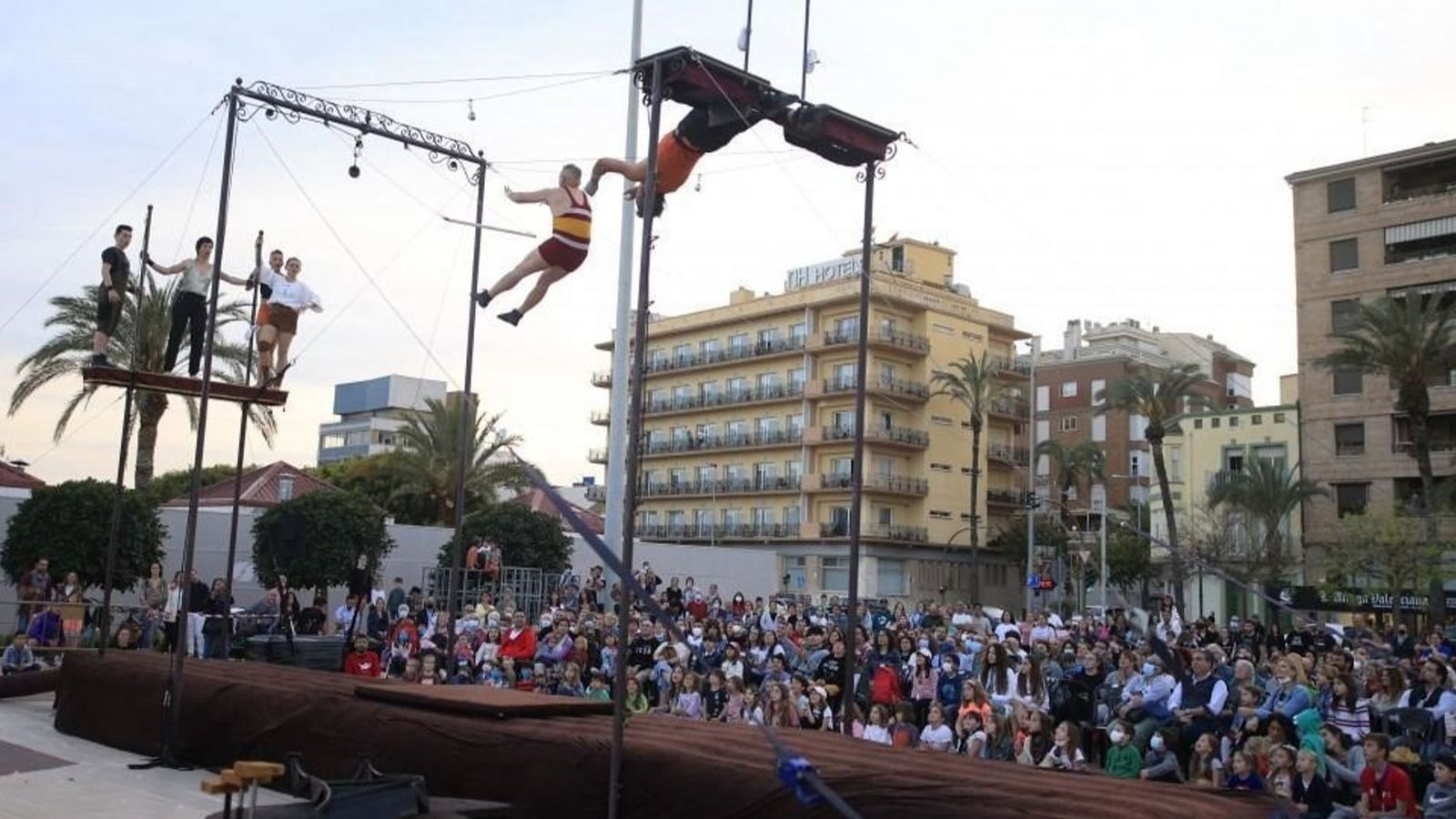 Espectacle d'una edició anterior del festival Grau de Circ, que acull el Grau de Castelló el pròxim cap de setmana