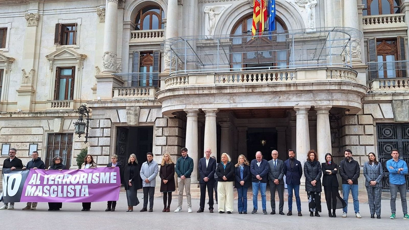 Minut de silènci en l'Ajuntament de València per la xiqueta assassinada a Torrevieja