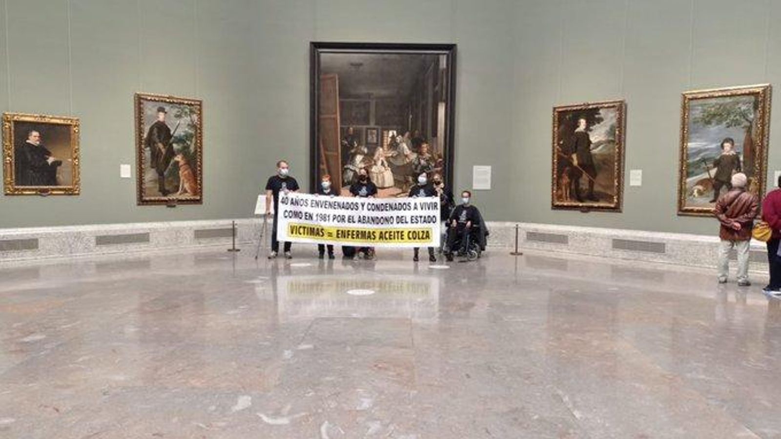 Afectats de la colza, en la seua protesta al Museu del Prado