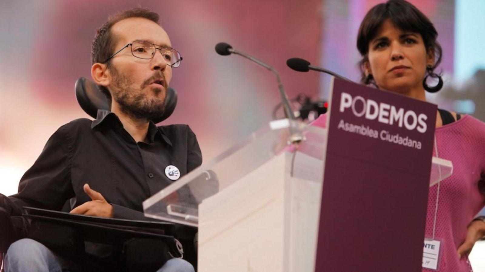 El secretari d’Organització de Podem, Pablo Echenique, i la secretària general de Podem en Andalusia, Teresa Rodrígez