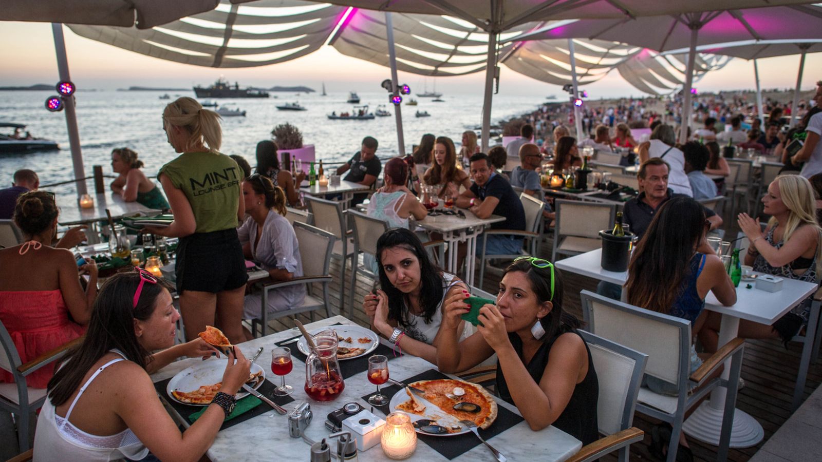 Els valencians es mantenen com a principal mercat emissor de turistes a la Comunitat Valenciana