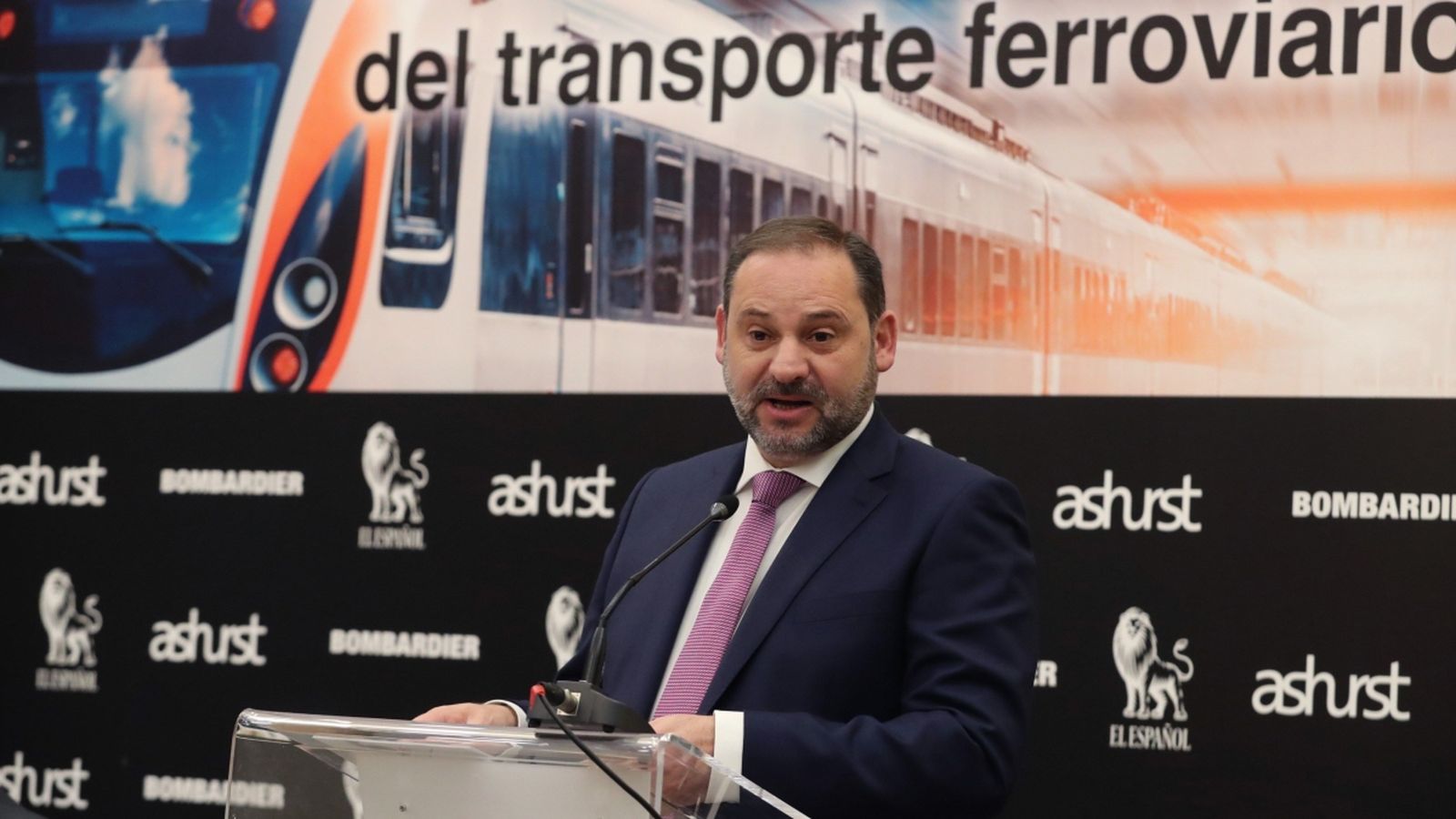 El ministre de Foment, José Luis Ábalos, insta la Comissió Europea a no deixar aquesta qüestió com a bilateral. EFE