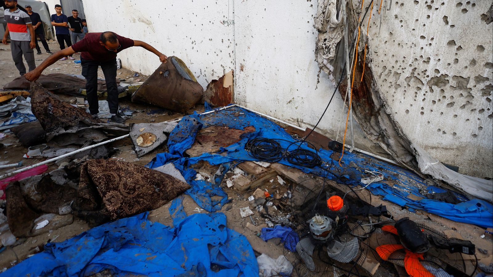 Atac contra la tenda de campanya on s'allotjaven els informadors