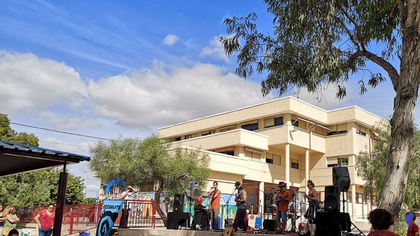 Imatge d'arxiu d'una activitat organitzada al pati del col·legi Blasco Ibáñez d'Elx, guardonat per l'associació El Tempir