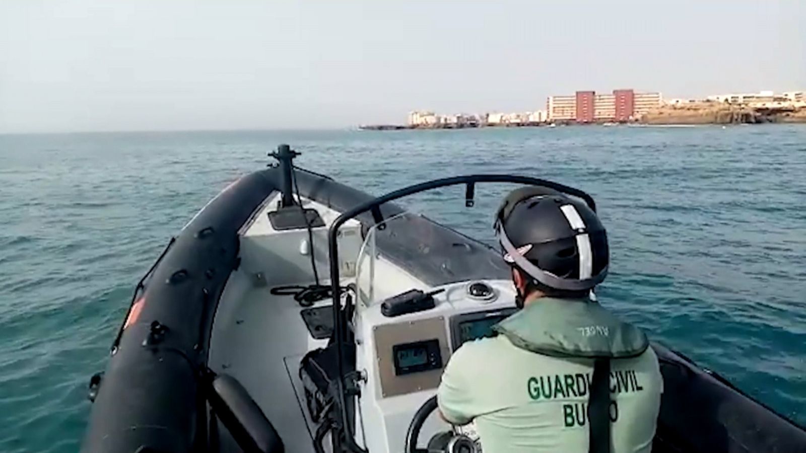 Els agents rastregen les aigües de les costes de Torrevella