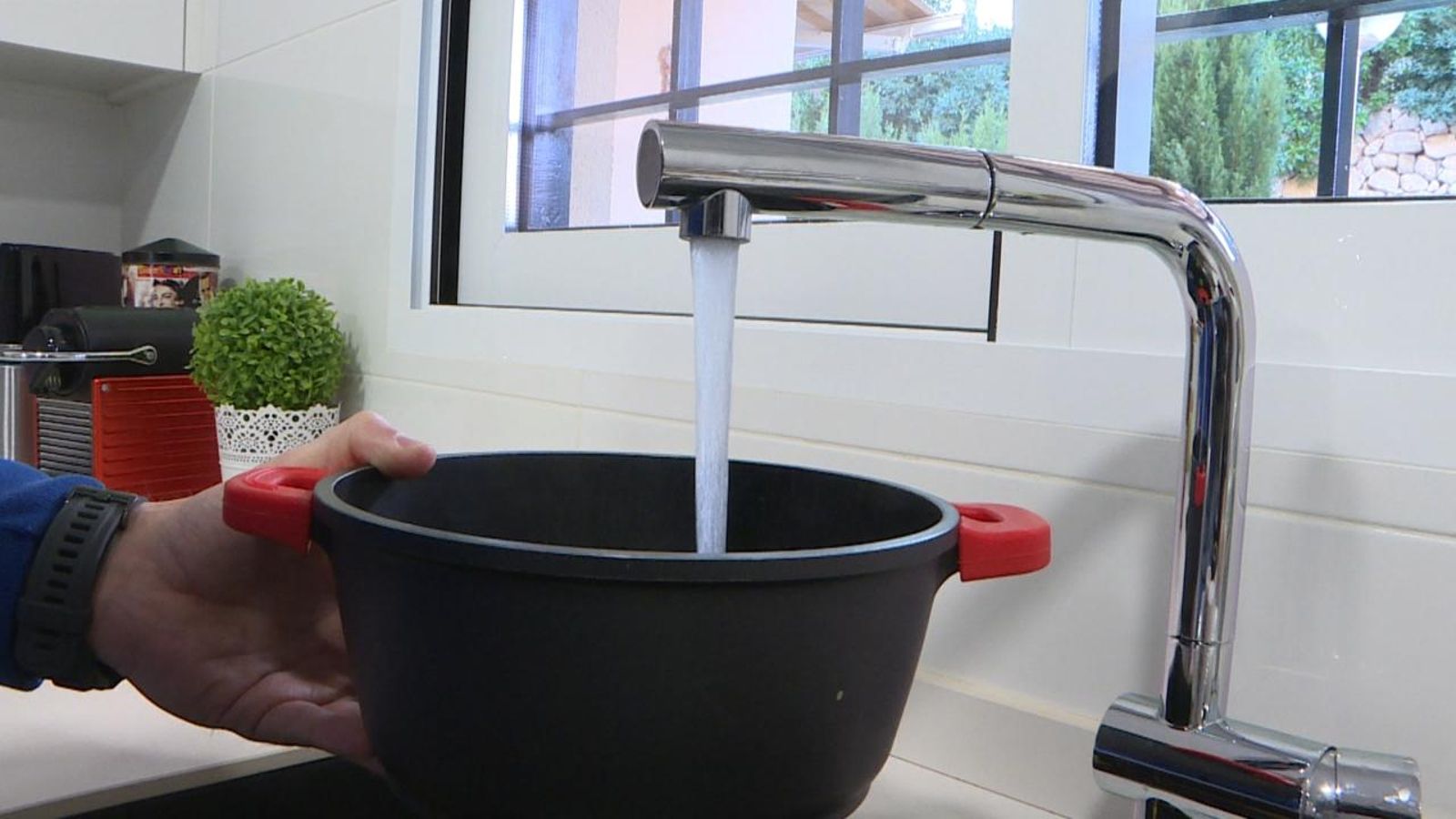 Els valencians consumim 157 litres per persona i dia