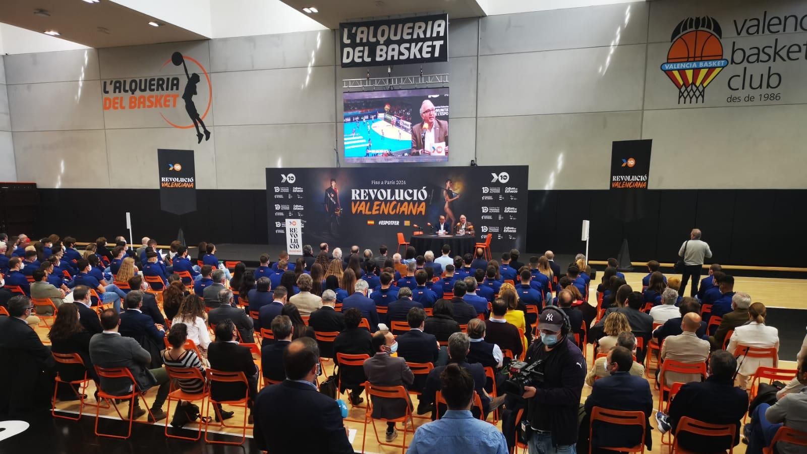 La pista central de L'Alqueria del Basket ha acollit l'acte