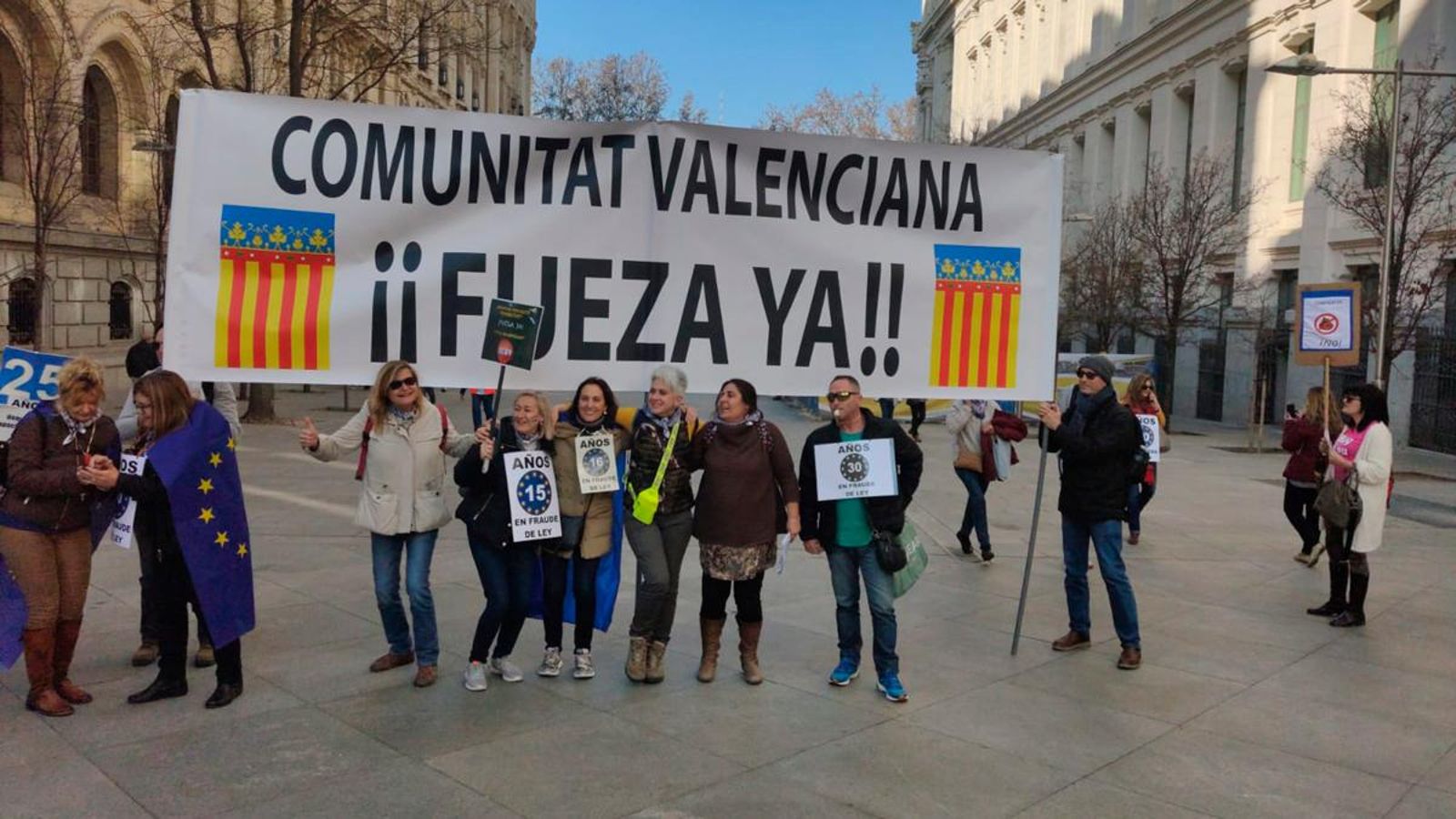 Mestres d'infantil i primària en una protesta a la seu del Consell a Alacant el passat mes de juliol