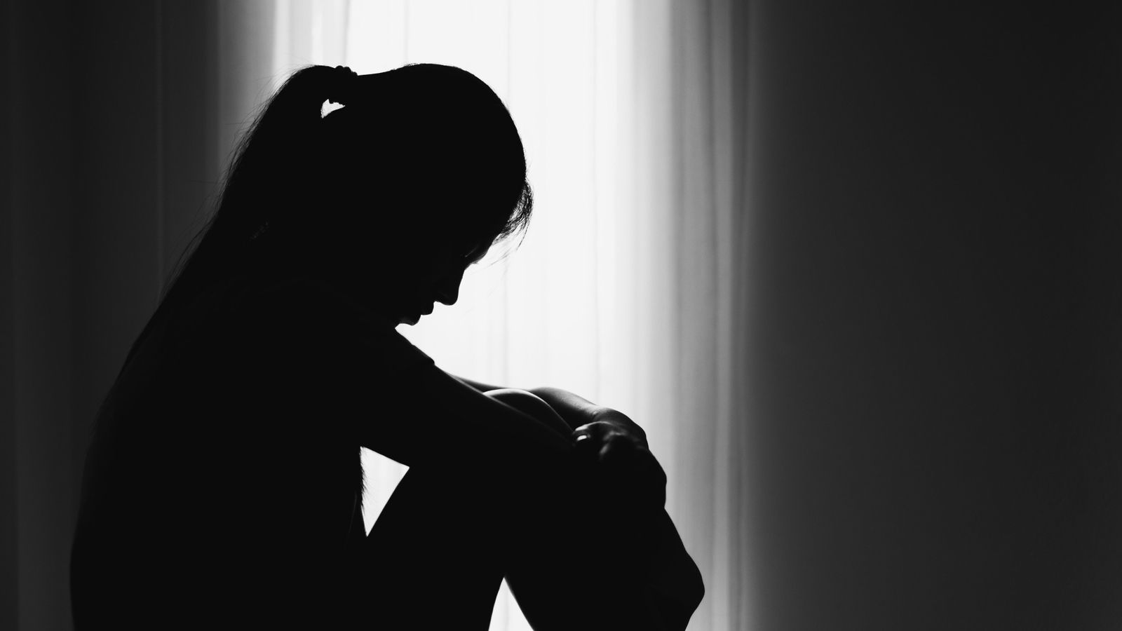 Ser xica i menor d'edat: dos factors de risc determinants en les violacions