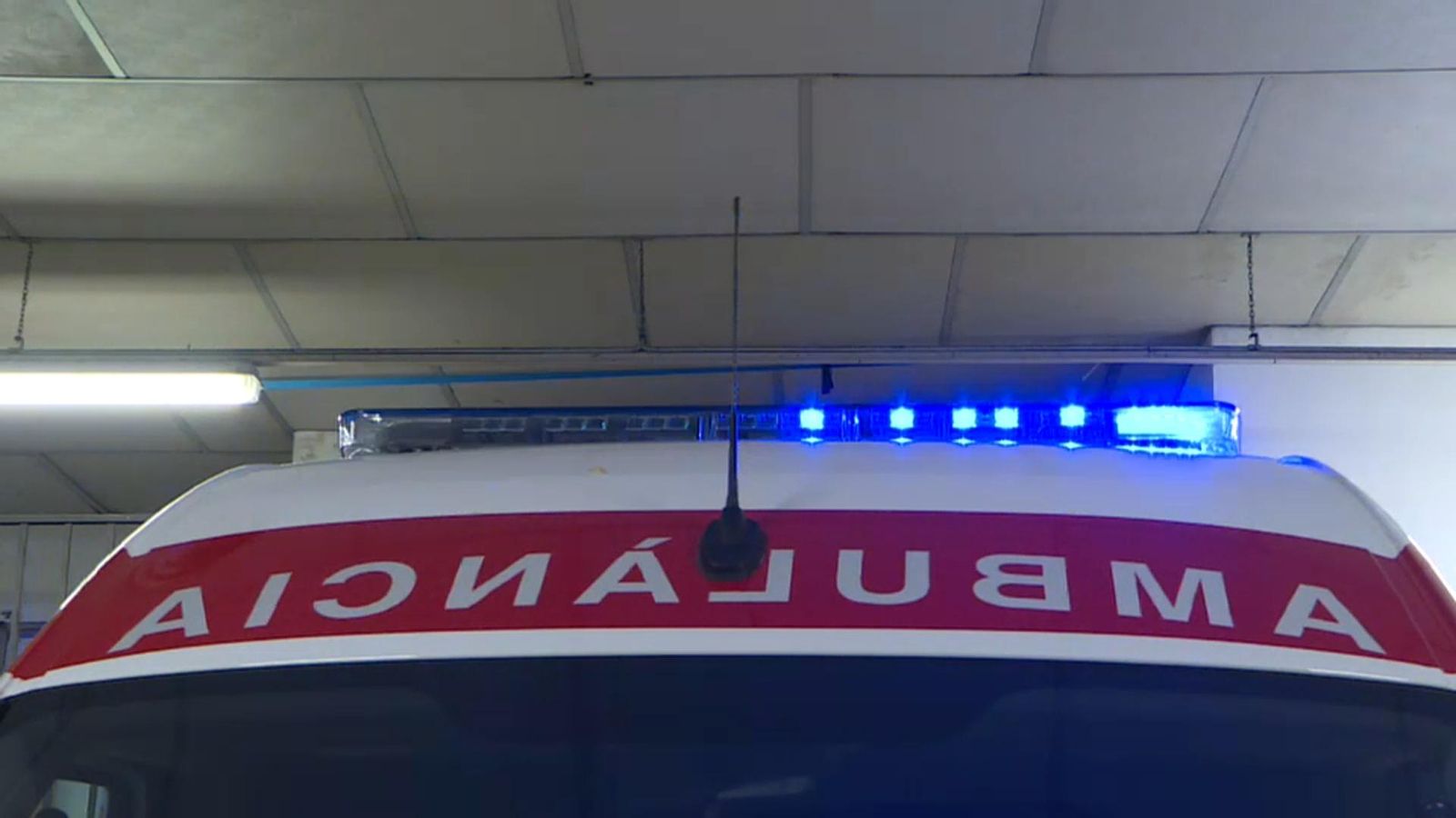 Els llums dels vehicles d’emergències canvien el taronja pel blau