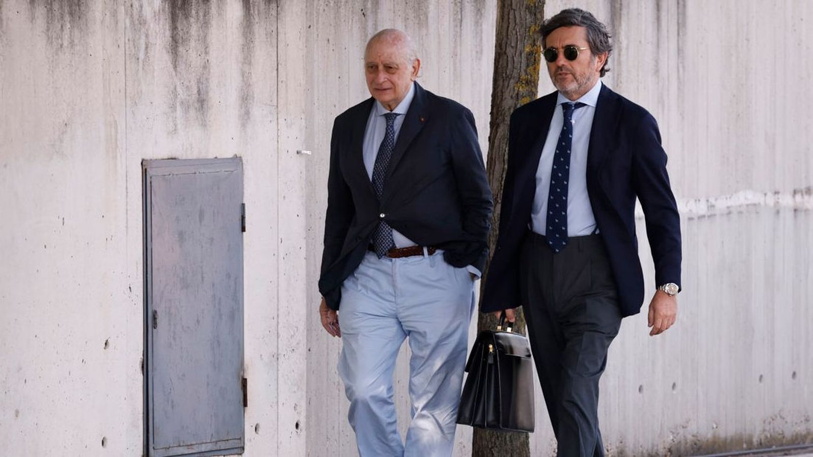 L'exministre de l'Interior Jorge Fernández Díaz arriba a l'Audiència Nacional acompanyat de l'advocat