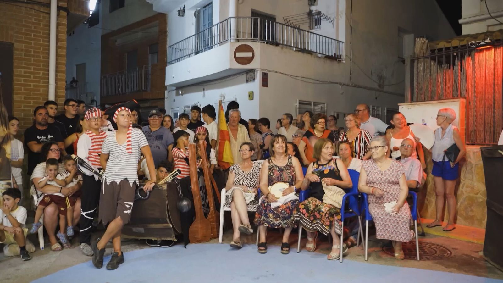 Alborache engalana els seus carrers en festes