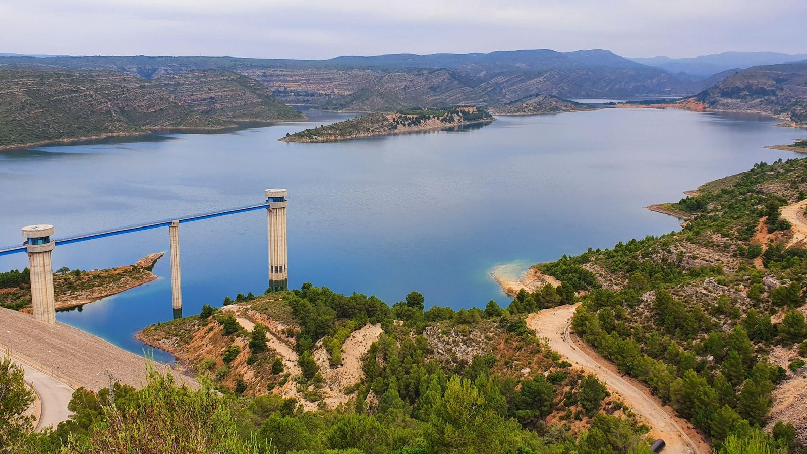 L'embassament de Tous és una de les escasses infraestructures per a evitar inundacions que s'han fet després de la tragèdia del 1982