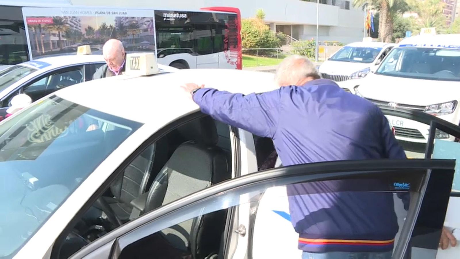 El sector del taxi es mostra preocupat per la situació que deixa el coronavirus en el sector.