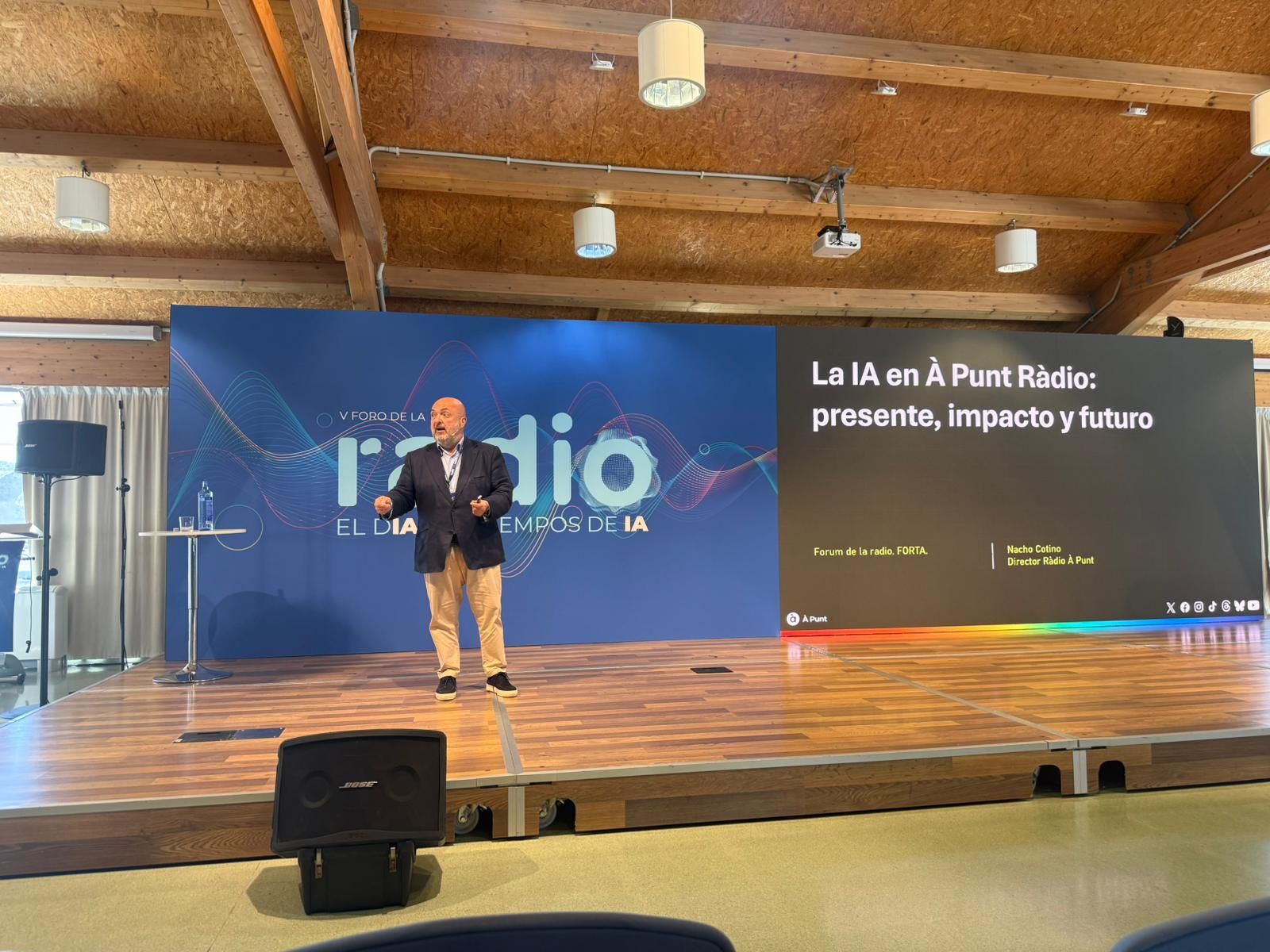 Nacho Cotino, director d'À Punt Ràdio, durant la seua intervenció en el V Fòrum de la Ràdio de FORTA a Cartagena