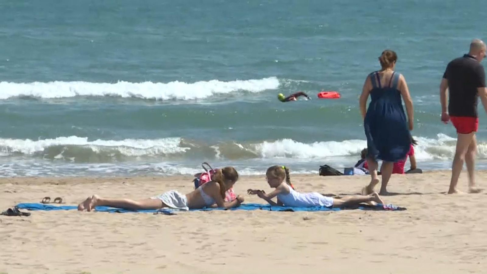 Els municipis amb platja de la Comunitat Valenciana han mostrat la seua preocupació davant l'allau de turistes