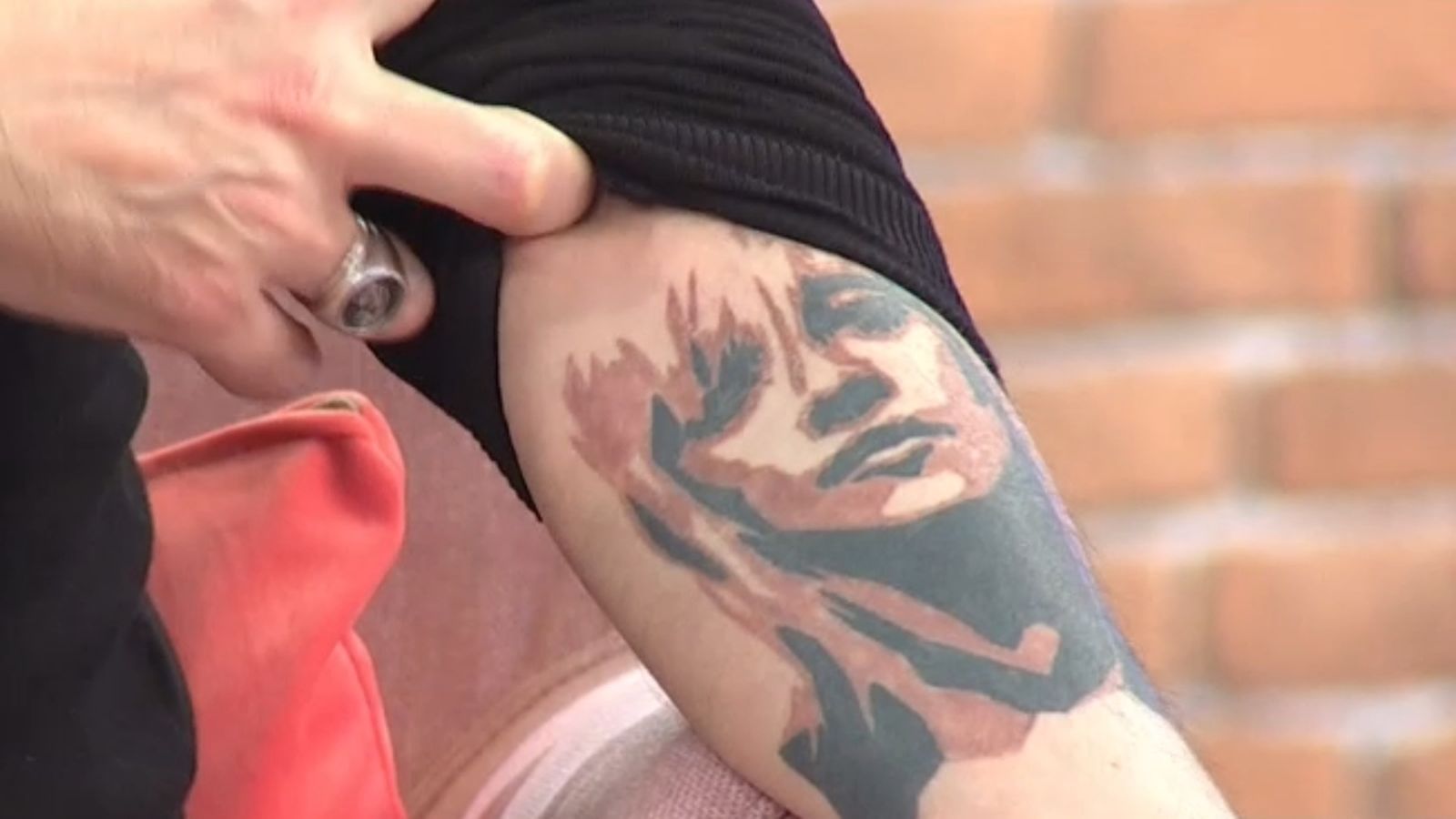 Jesús Arrúe té un tatuatge de Madonna al braç