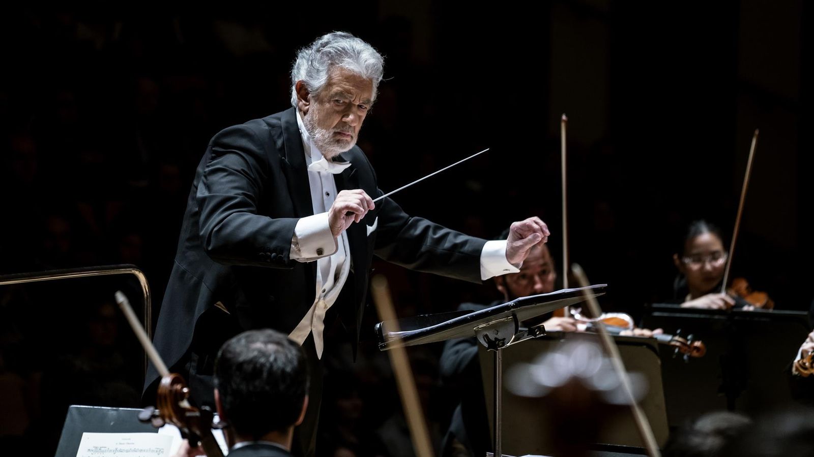 Plácido Domingo pren la batuta a València