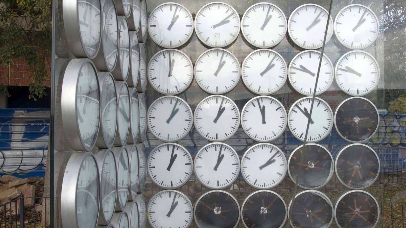 Monument a les víctimes de l'accident del metro del 3 de juliol de 2006