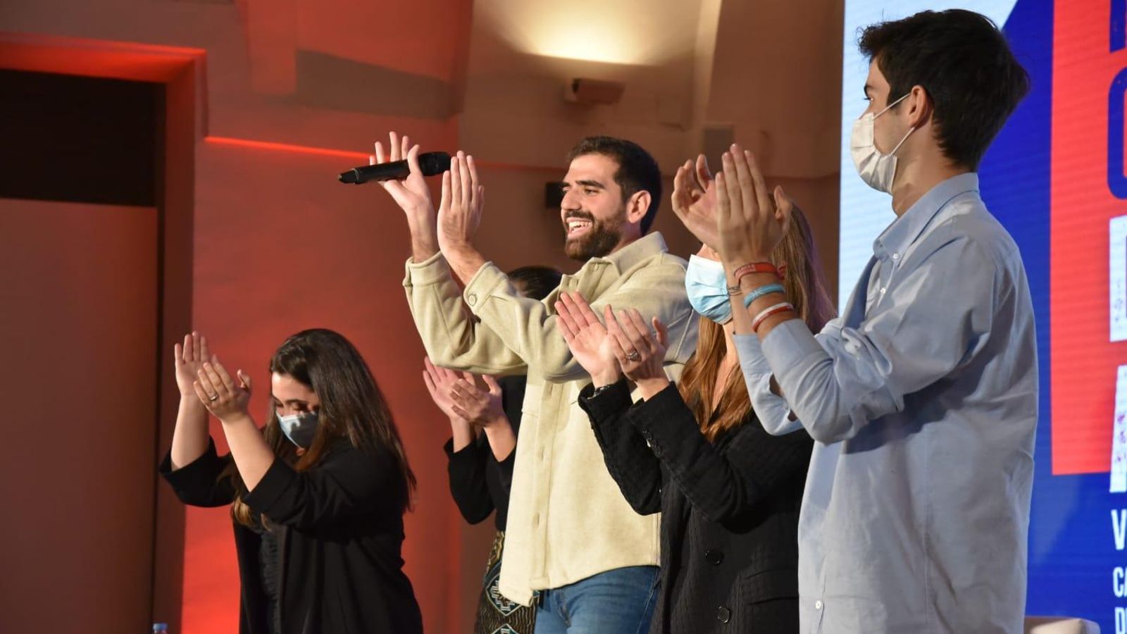 El candidat a la secretaria general del Joventut Socialistes d'Espanya, el valencià Víctor Camino, en un acte de campanya