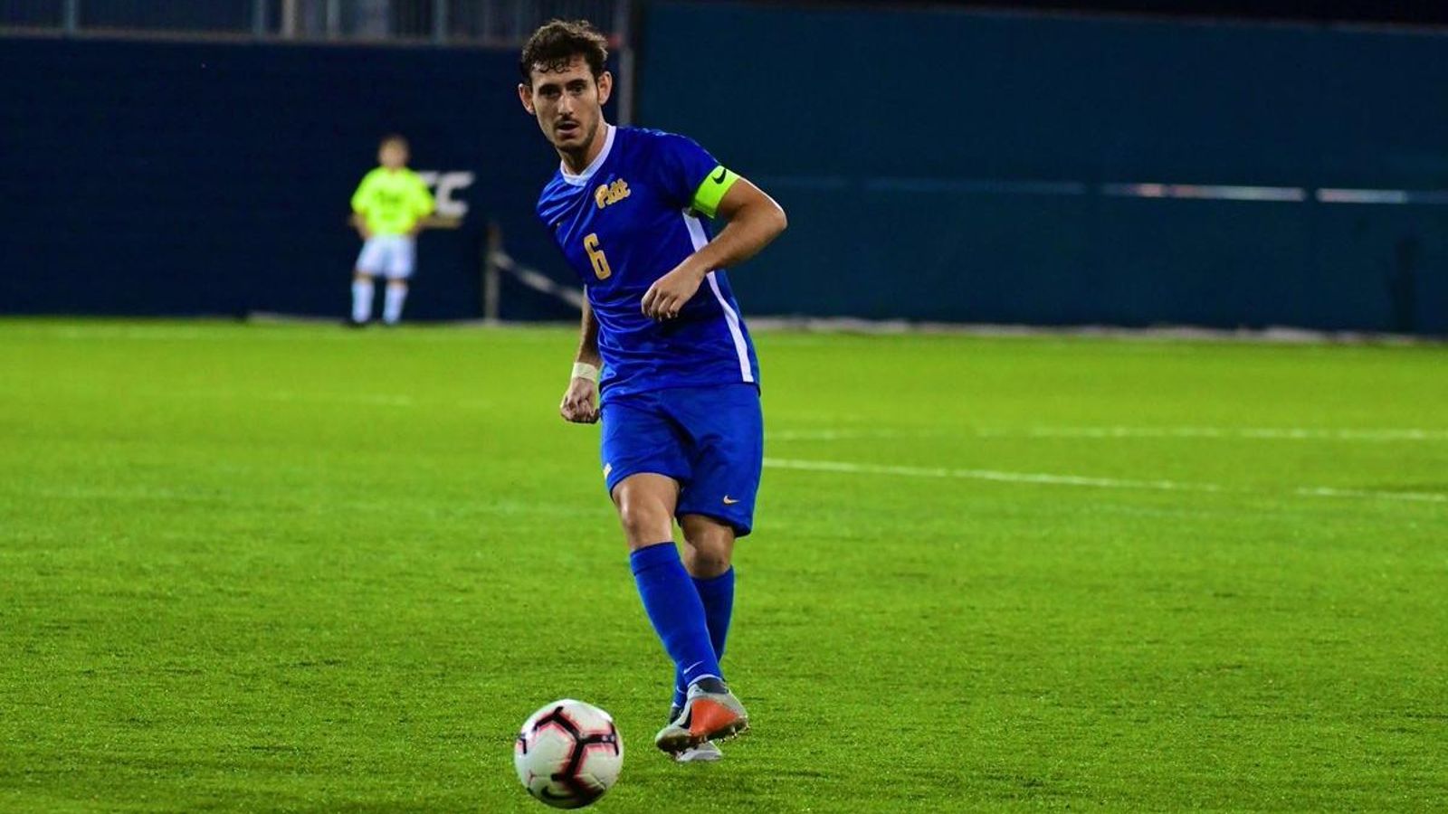 Javier Pérez durant un partit amb la Universitat de Pittsburg