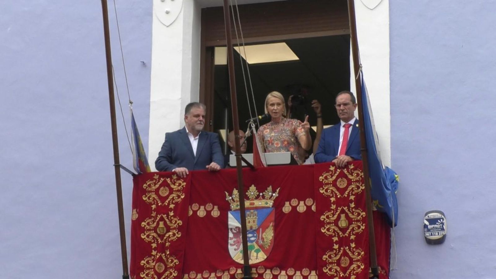 La magistrada Virtudes López Lorenzo durant el pregó de les festes de Villena