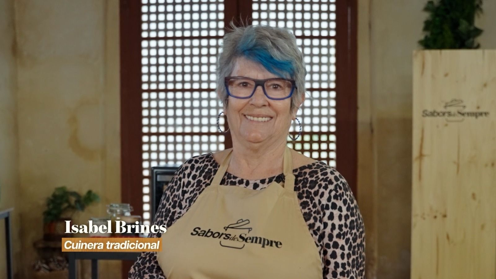 Isabel Brines, de Tavernes de la Valldigna, cuinarà els pebres farcits a la manera tracional