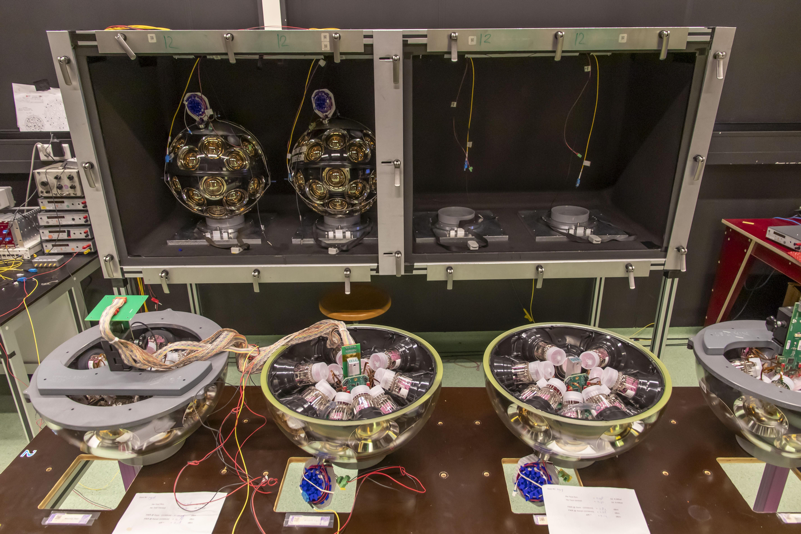 Fotografia del muntatge dels detectors