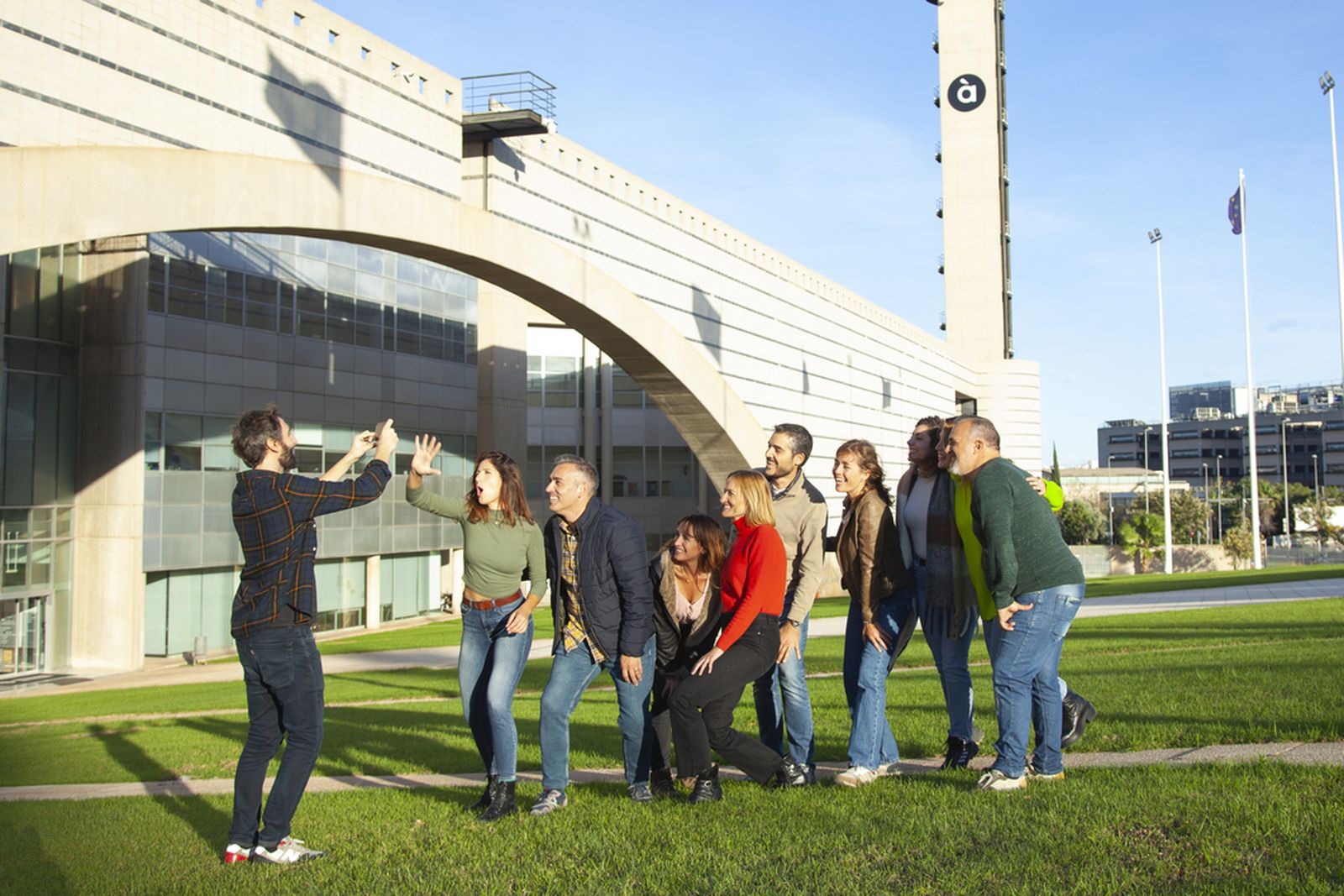 L'equip del programa a les instal·lacions de Burjassot