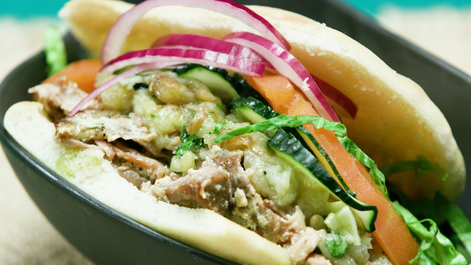 Xurrasco de porc amb menta i babaganuix