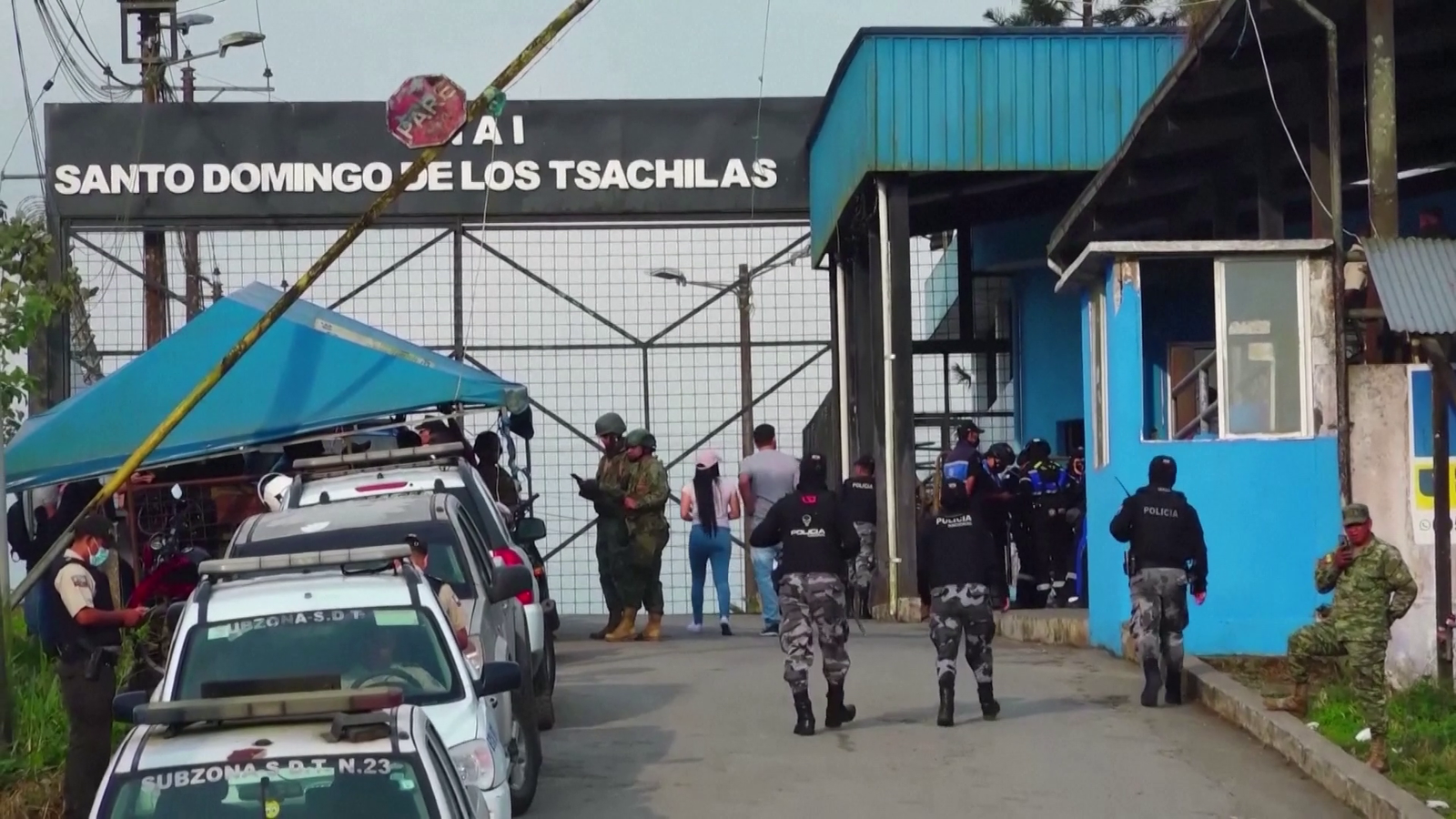 Agents de seguretat a la presó on s'ha produït la baralla