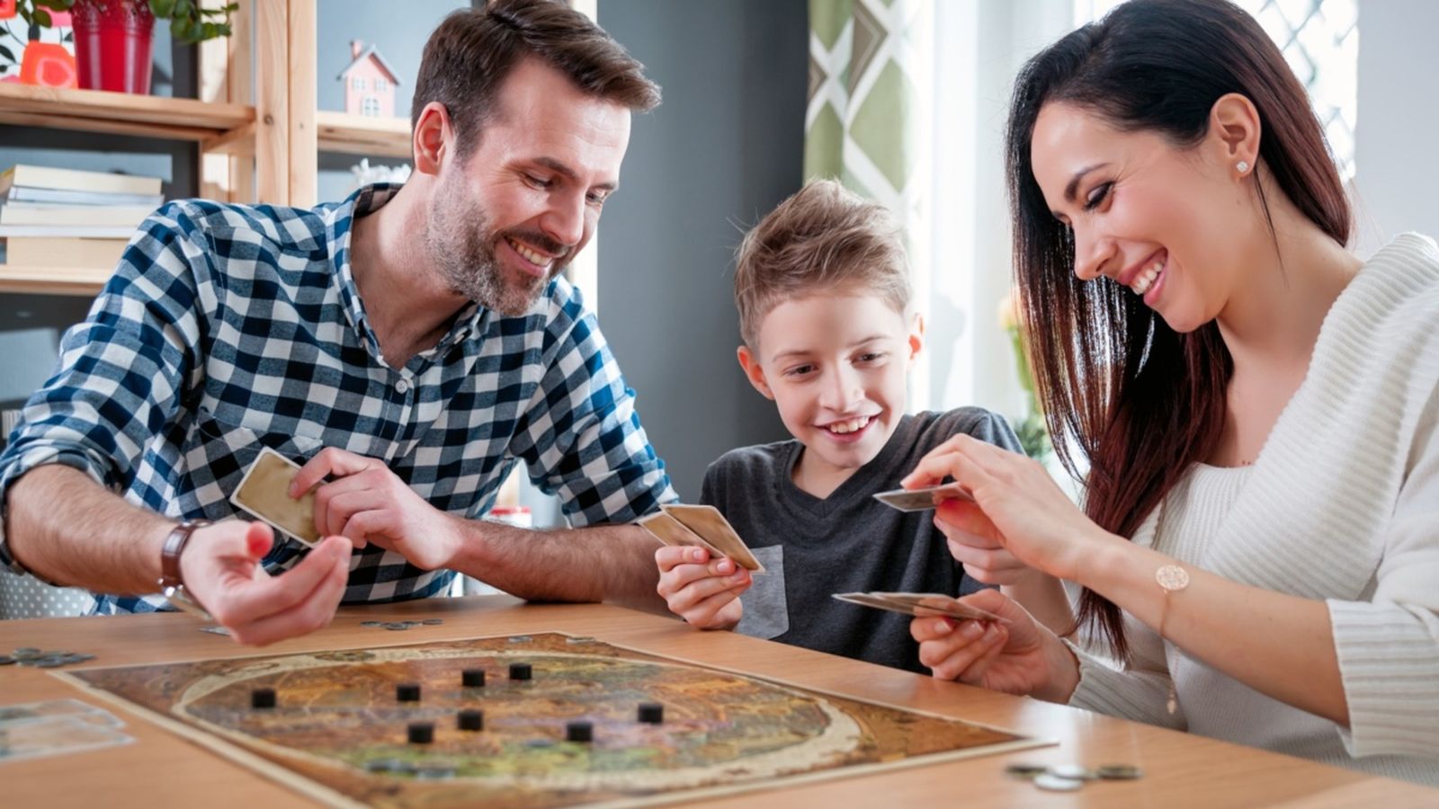 L'informe revela que el 75% dels menuts han augmentat el temps de joc compartit amb els seus pares