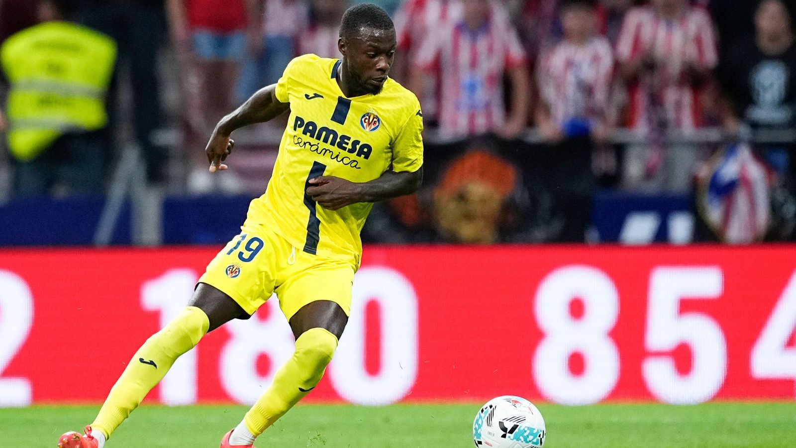 Nicolas Pépé, en una acció del del Villarreal Nicolas Pépé, en una acció del duel contra el Villarreal