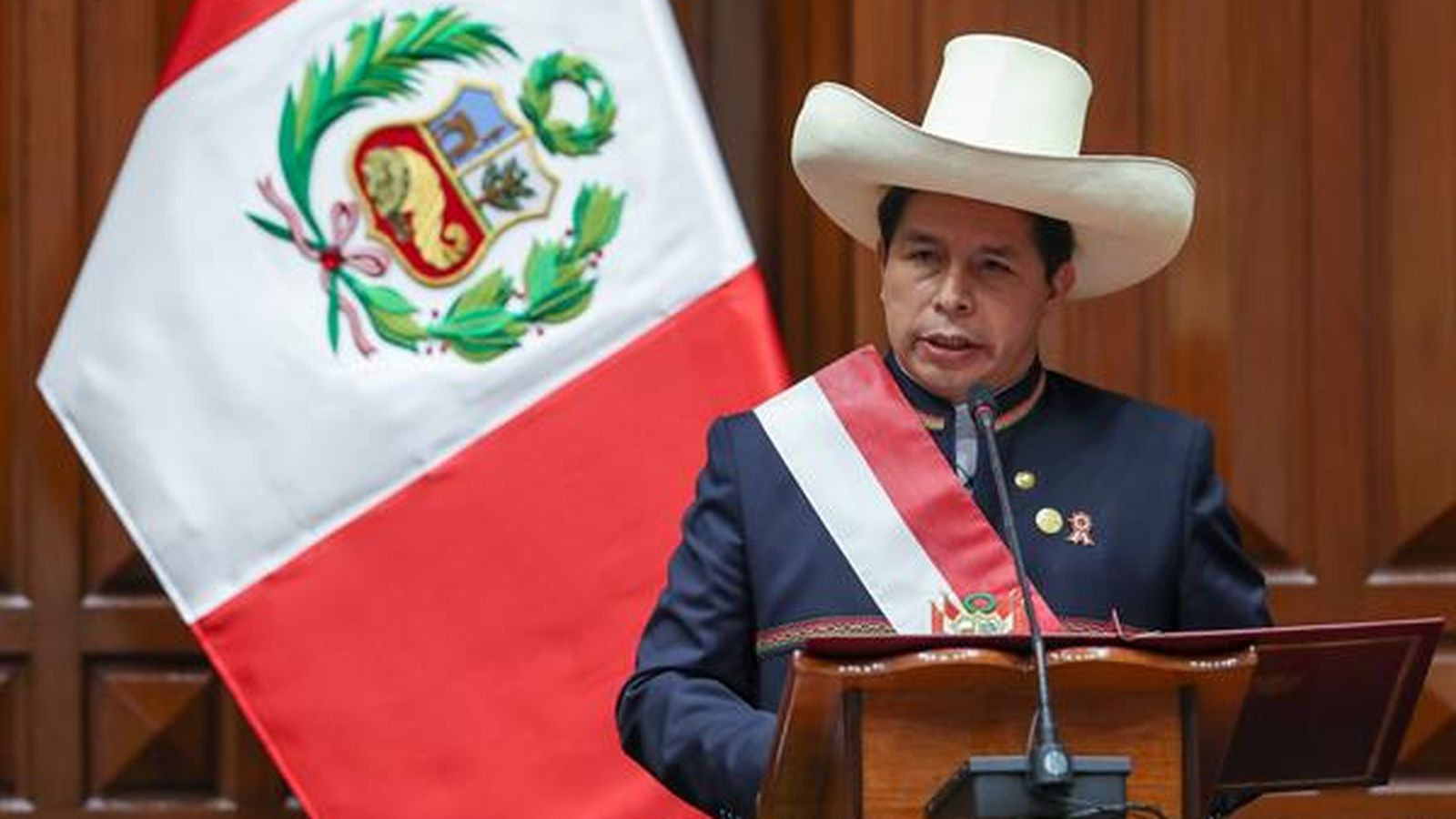 El president del Perú, Pedro Castillo, durant la cerimònia en la que ha assumit el càrrec