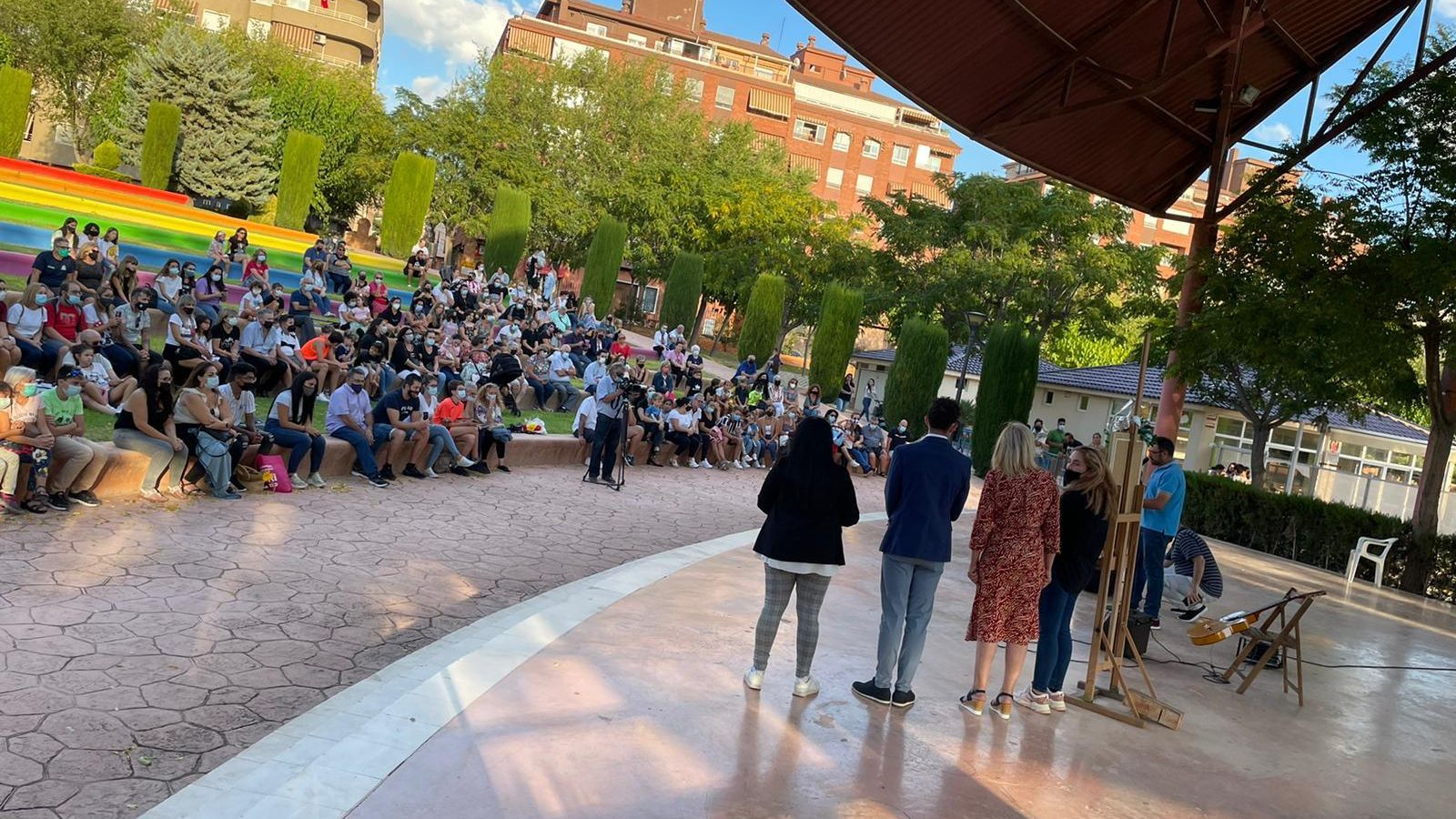 La família d'Aitor es dirigeix al veïnat de Petrer