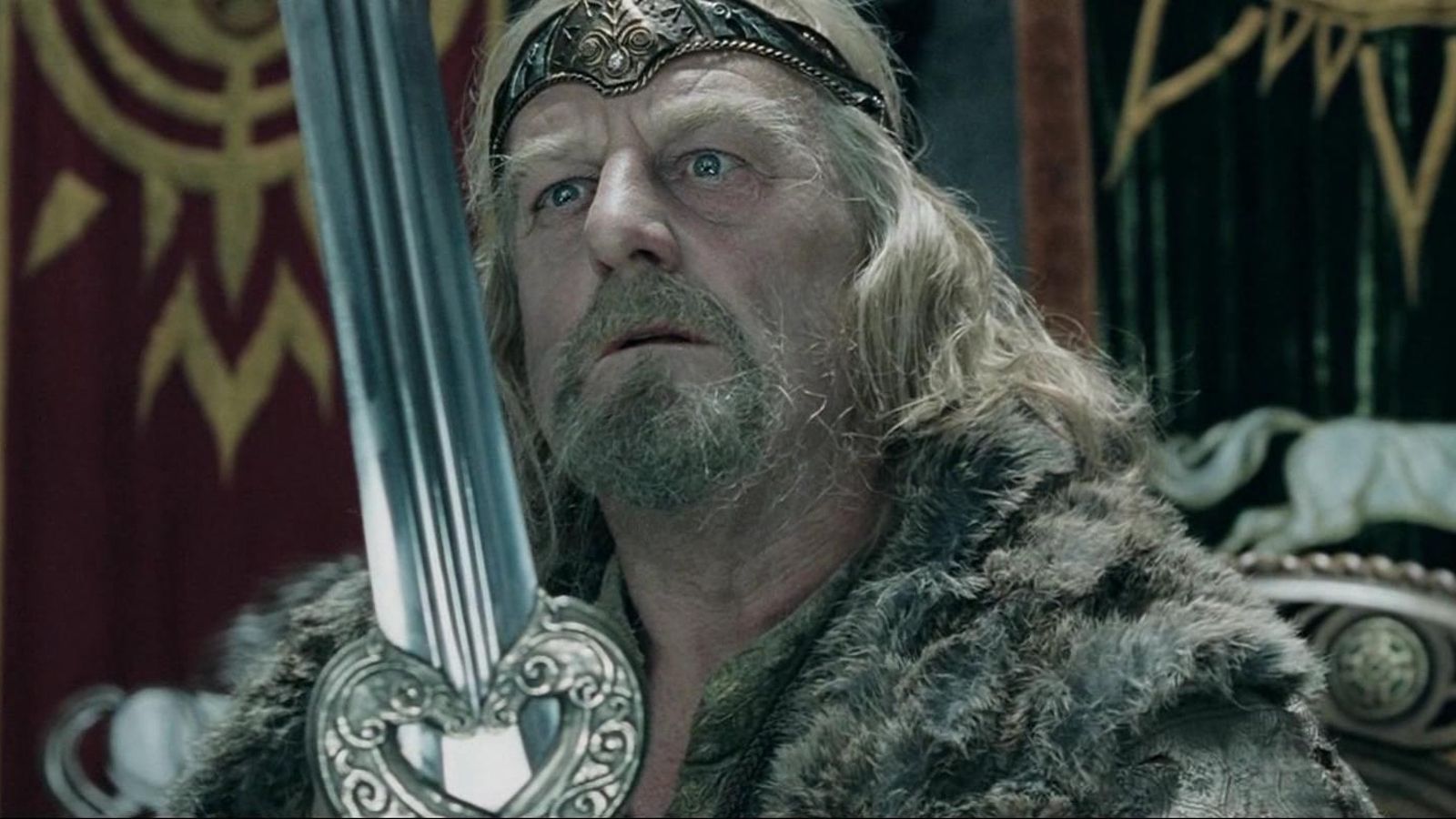 Bernard Hill, interpretant a Thedon en 'El Senyor dels Anells: Les dues torres'