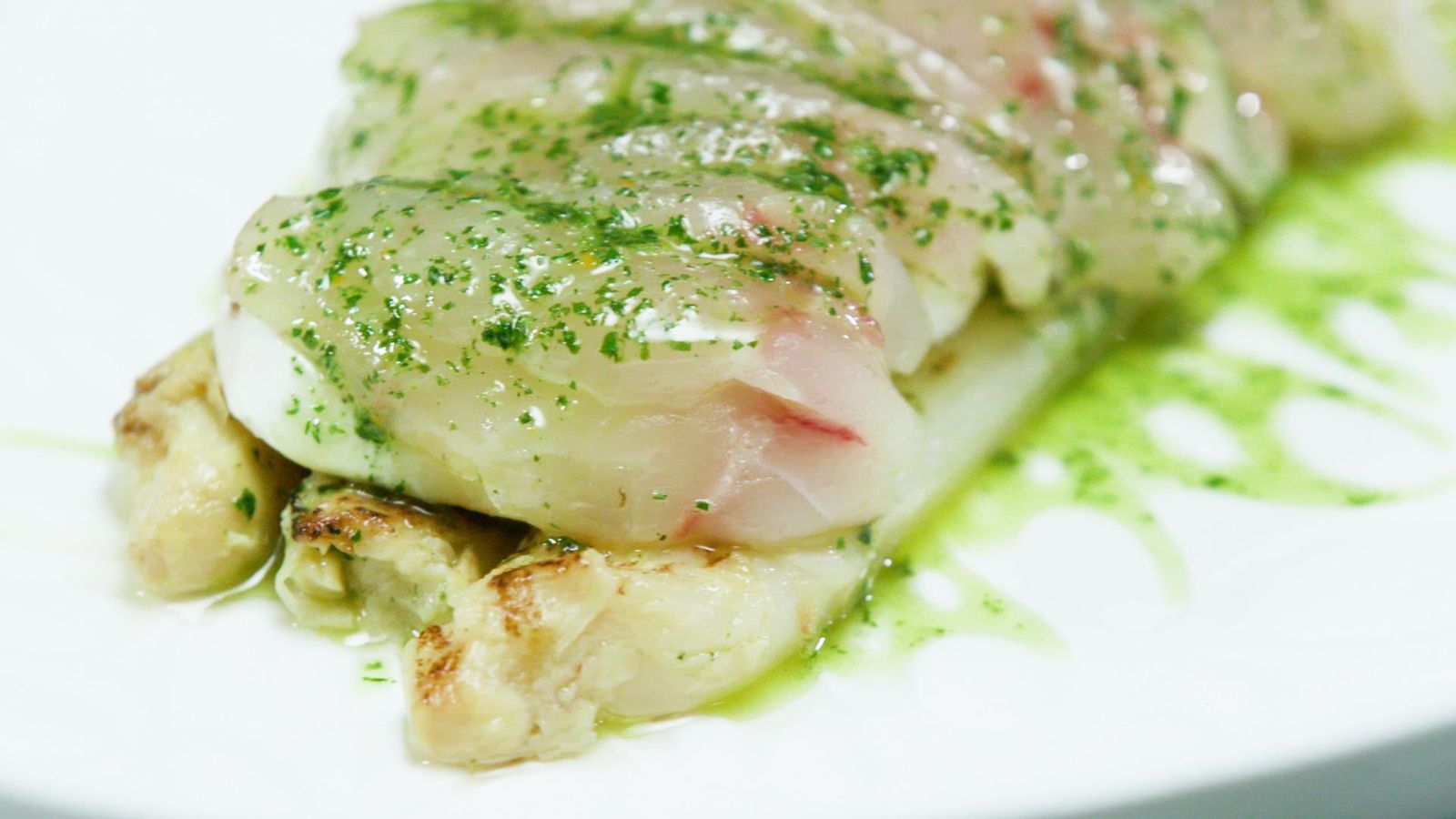 Peix cru amb vinagreta de menta