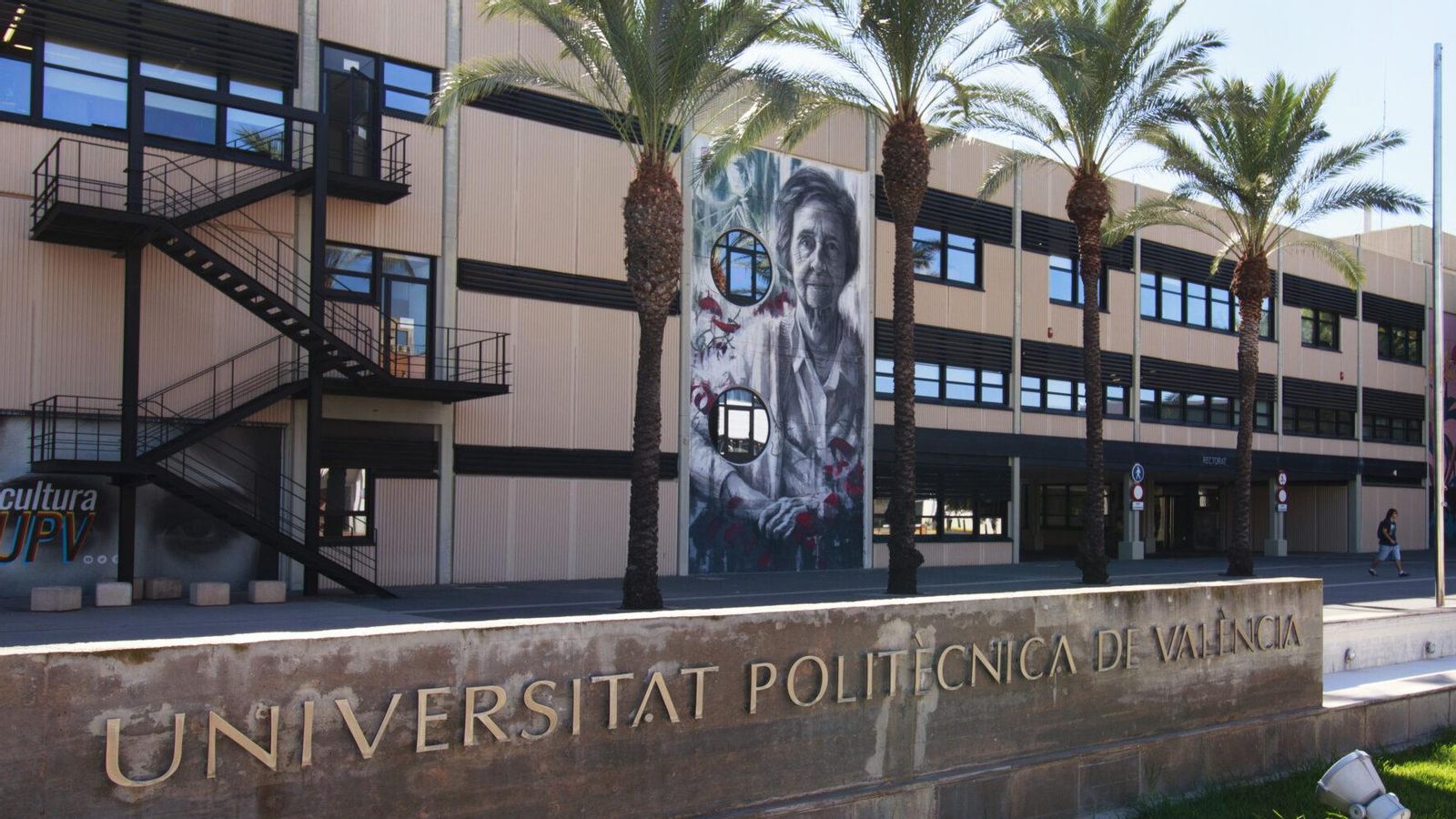 Mural de Margaria Salas a la Universitat Politècnica de València