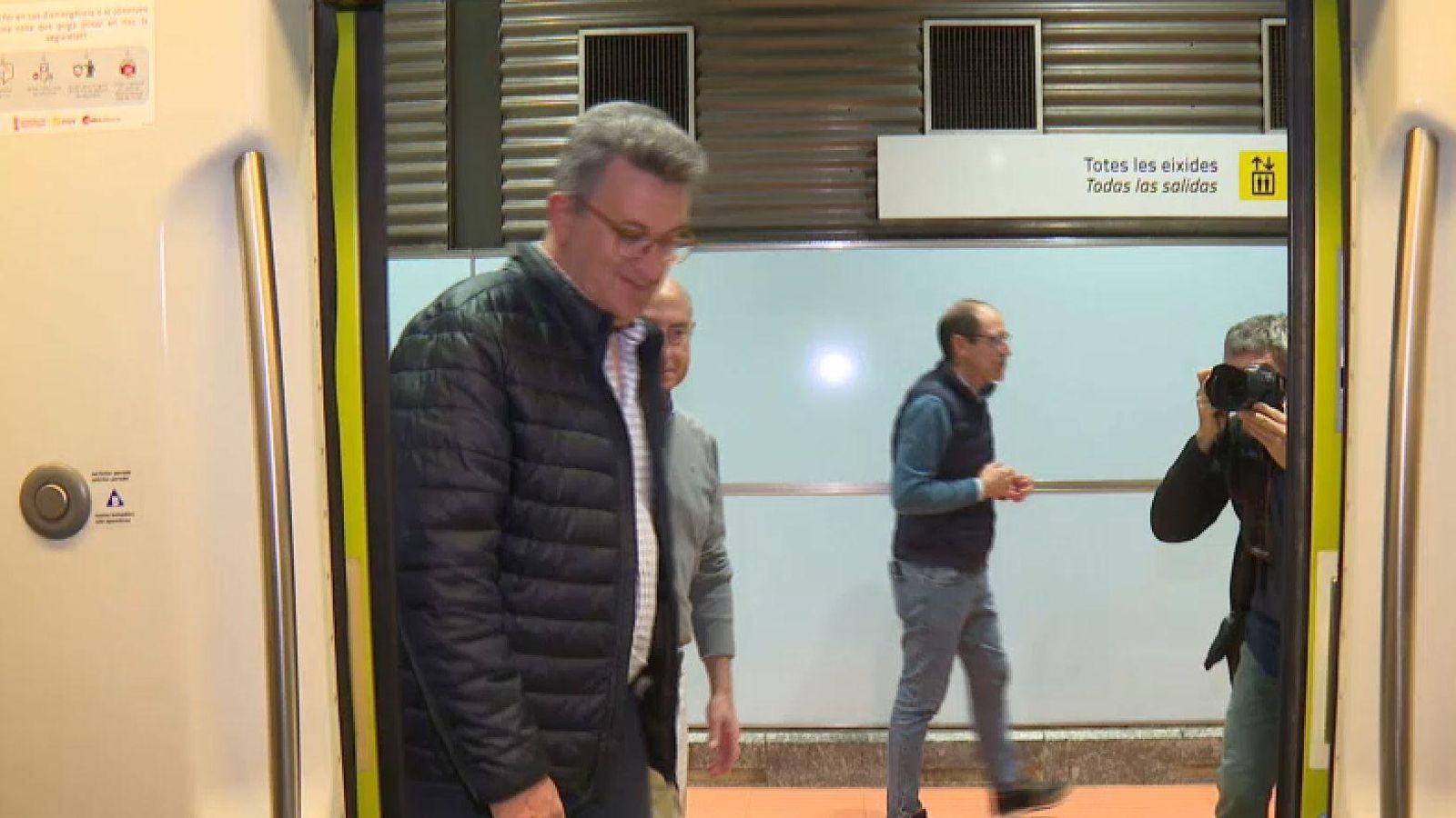 El conseller de Medi Ambient, Infraestructures i Territori, Vicente Martínez Mus, ha pujat este dimecres al metro en la prova de Metrovalència