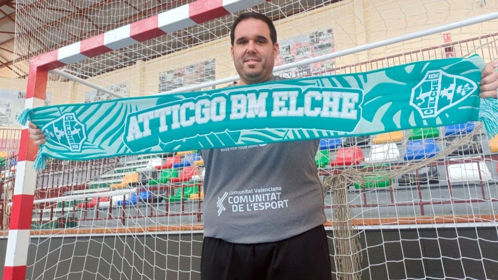 El tècnic de l'Handbol Elx, Joaquín Rocamora