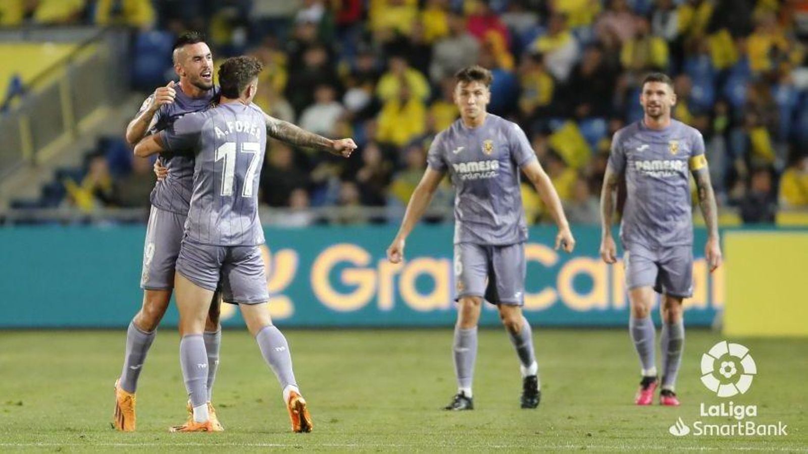 Els jugadors groguets celebren el gol Els jugadors groguets celebren el gol