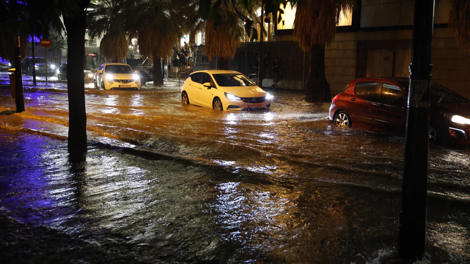 Inundacions provocades per les fortes pluges d'este dimecres a la ciutat de València
