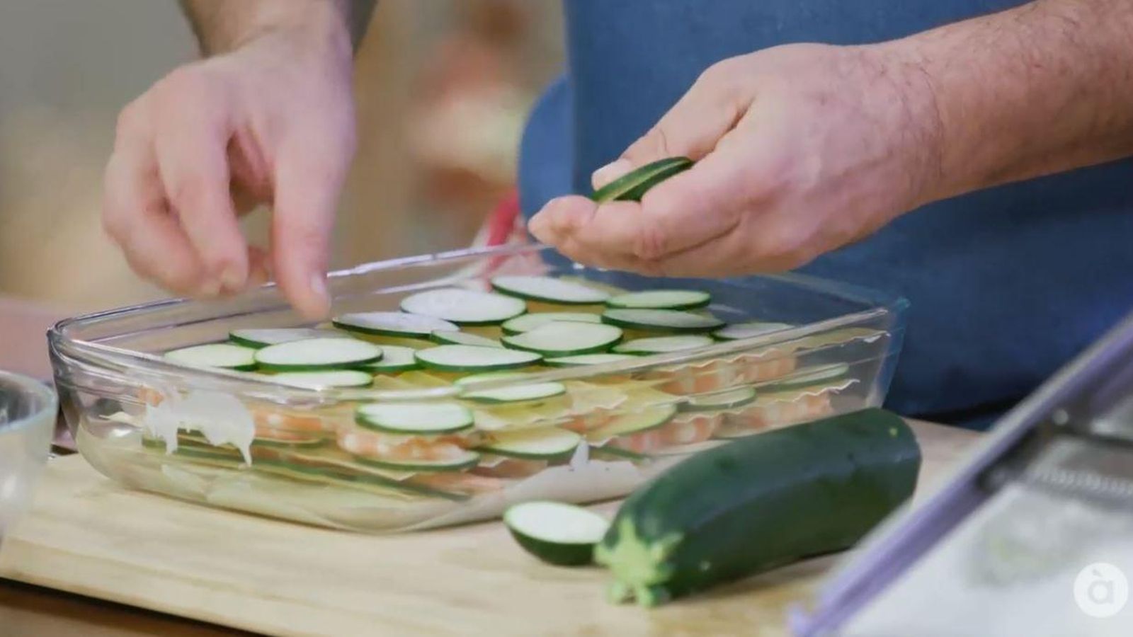 Moment del muntatge de la lasanya